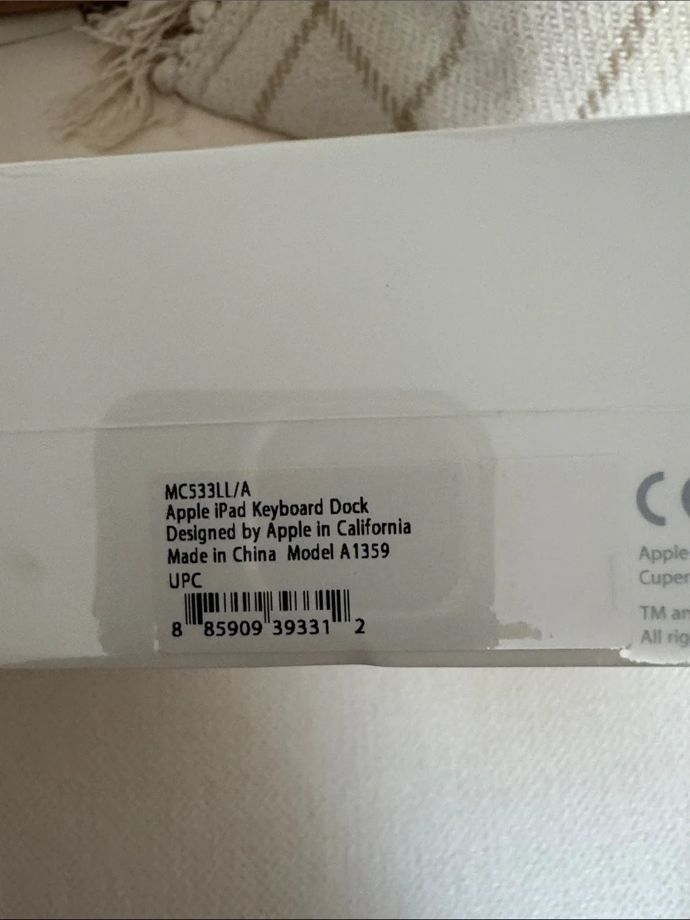 Apple iPad Keyboard Dock - White and Silver Brand new in sealed box